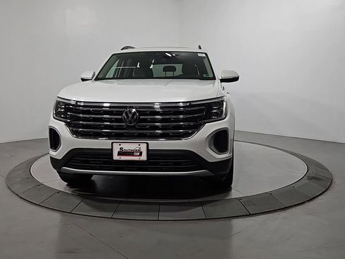 New 2026 Volkswagen Atlas SE image 8
