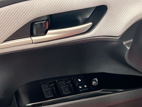 Used 2025 Toyota Camry SE w/ Convenience Package FWD image 15