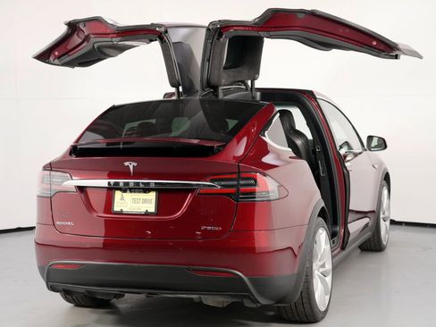 Used 2016 Tesla Model X P90D image 48