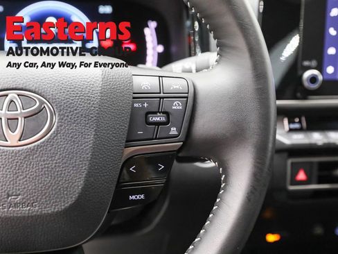 Used 2025 Toyota Camry SE FWD image 16