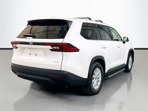 New 2026 Toyota Grand Highlander FWD image 4