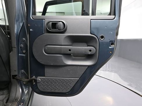 Used 2008 Jeep Wrangler Unlimited Sahara image 31