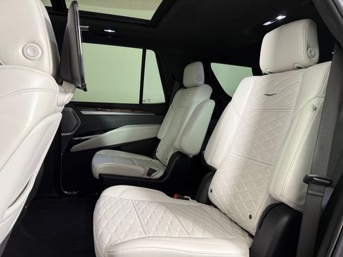 Used 2025 Cadillac Escalade Sport Platinum AWD/4WD image 28