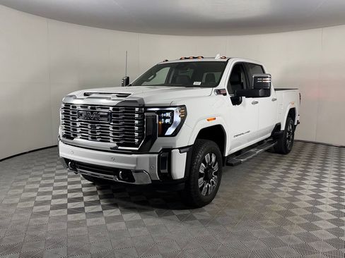Used 2024 GMC Sierra 2500 Denali AWD/4WD image 10