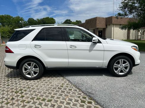 Used 2015 Mercedes-Benz ML 250 BlueTEC 4MATIC image 4