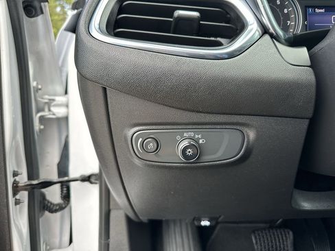 Certified 2023 Chevrolet Equinox LS w/ LS Convenience Package FWD image 18