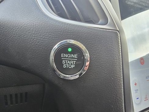 Used 2024 Ford Edge SEL image 21