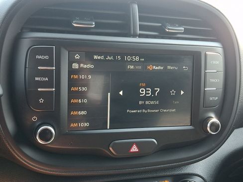 Used 2025 Kia Soul LX w/ LX Technology Package FWD image 16