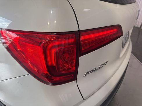 Used 2016 Honda Pilot Touring image 11