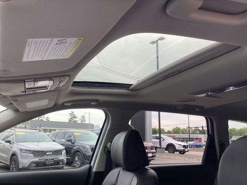 Certified 2024 Kia Telluride S w/ S Sunroof Package AWD/4WD image 16