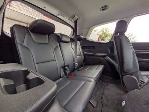 Used 2025 Kia Telluride S image 29