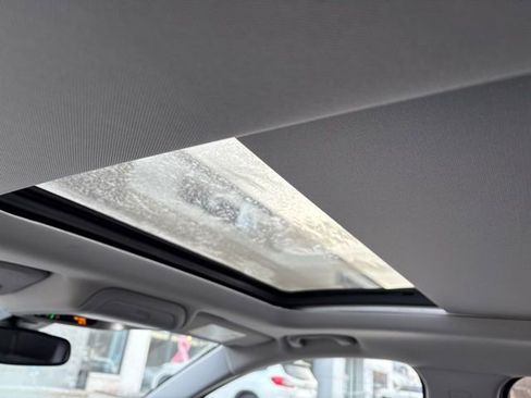 Used 2023 GMC Terrain SLE w/ Driver Convenience Package image 12