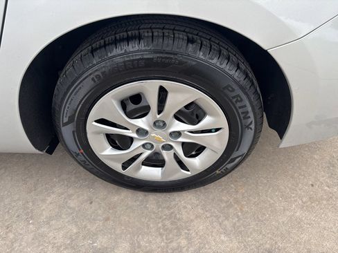 Used 2019 Chevrolet Cruze LS image 13