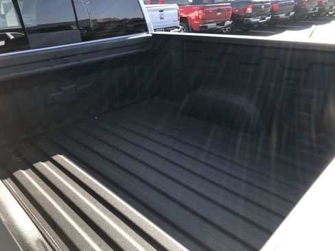 Used 2022 Chevrolet Silverado 1500 LTZ w/ LTZ Premium Package AWD/4WD image 9