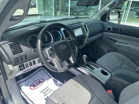 Used 2014 Toyota Tacoma PreRunner w/ SR5 Package image 19