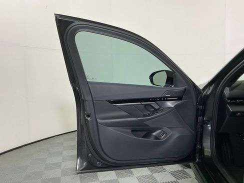 Used 2025 BMW 530i w/ Premium Package RWD image 19