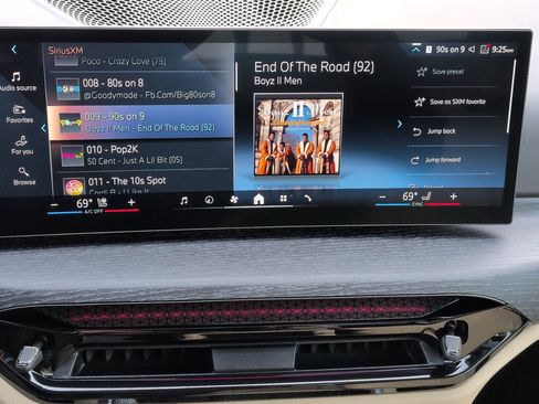 Used 2025 BMW 330i 330i w/ Convenience Package image 23