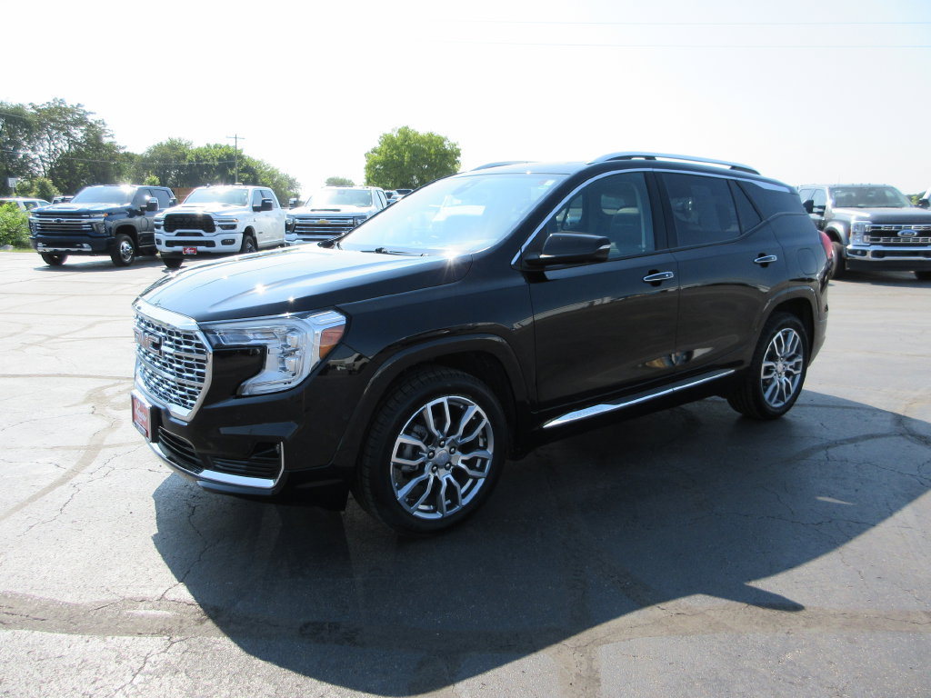 Certified 2022 GMC Terrain Denali w/ Denali Premium Package AWD/4WD image 12