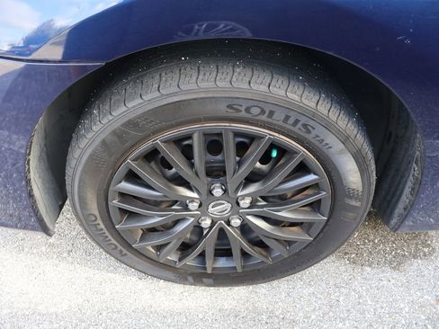 Used 2017 Nissan Sentra S image 4