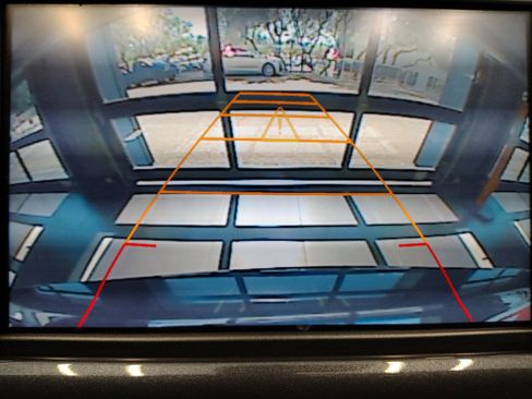 Used 2017 Chevrolet Impala Premier w/ Enhanced Convenience Package image 16