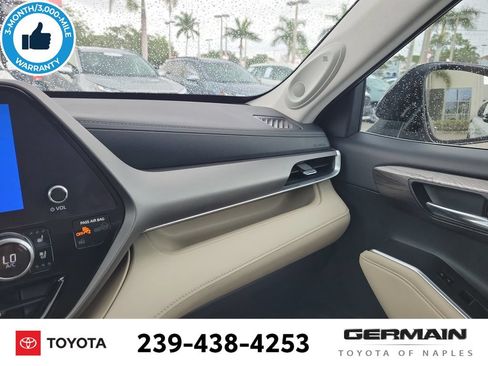 Used 2023 Toyota Highlander Limited FWD image 35