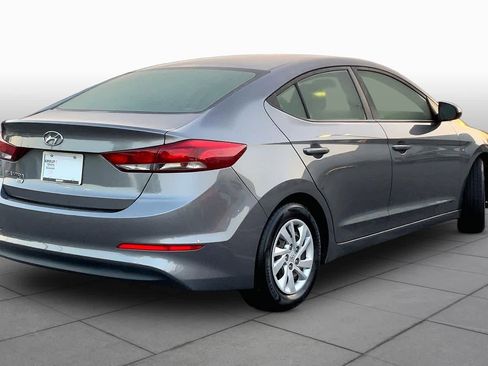 Used 2018 Hyundai Elantra SE FWD image 13