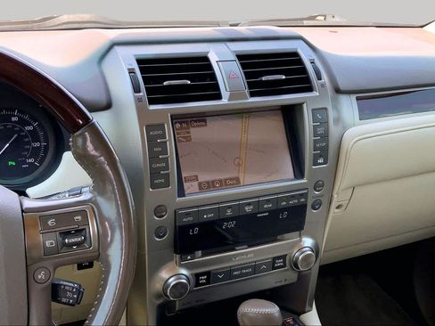 Used 2018 Lexus GX 460 Premium w/ Premium Package AWD/4WD image 6