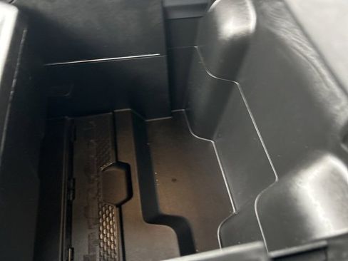 Used 2024 RAM 1500 Laramie image 31