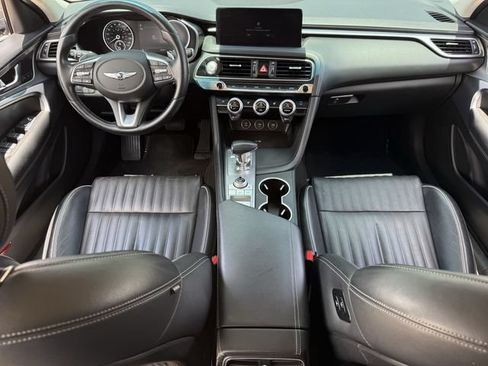 Used 2022 Genesis G70 3.3T RWD image 10