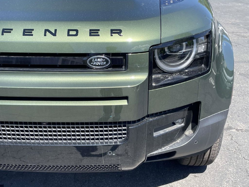 New 2026 Land Rover Defender 110 S AWD/4WD image 7