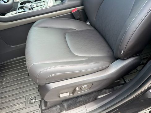 New 2026 Kia Carnival EX FWD image 18