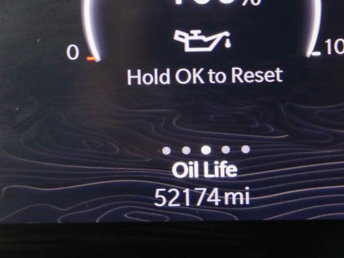 Used 2023 Jeep Grand Cherokee Limited image 16