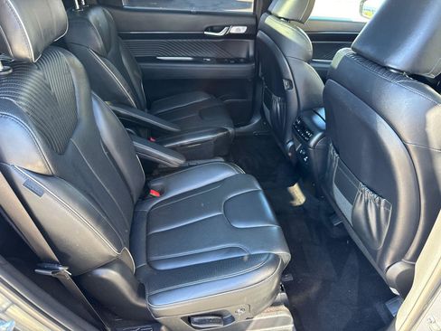 Used 2023 Hyundai Palisade Calligraphy image 18