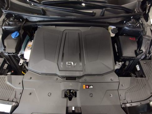 New 2026 Hyundai Ioniq 5 Limited image 8