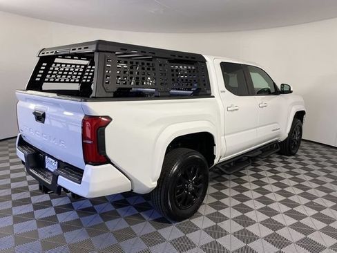 Used 2025 Toyota Tacoma SR5 AWD/4WD image 9