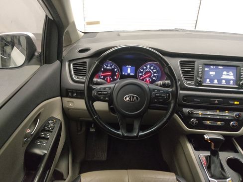 Used 2019 Kia Sedona EX FWD image 22