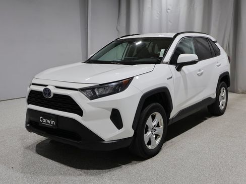 Used 2019 Toyota RAV4 LE w/ Carpet Mat Package AWD/4WD image 7