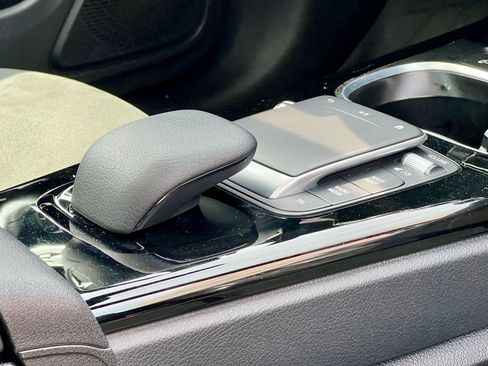 Used 2023 Mercedes-Benz CLA 250 4MATIC image 10