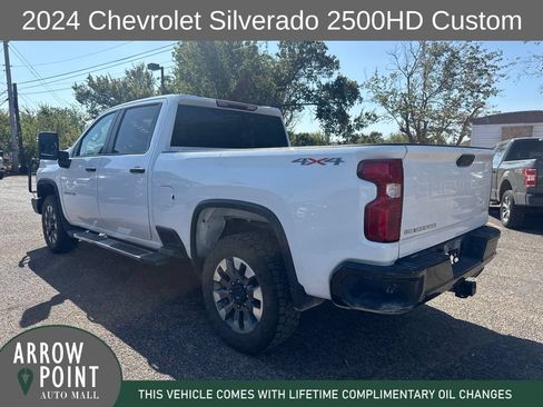 Used 2024 Chevrolet Silverado 2500 Custom w/ Custom Convenience Package AWD/4WD image 4