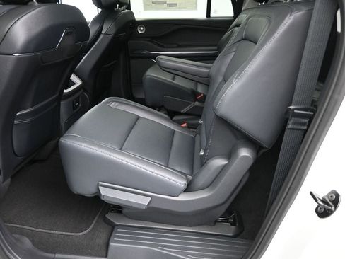 New 2025 Lincoln Navigator L Reserve image 31