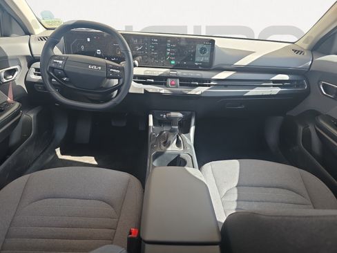 Used 2025 Kia K4 EX FWD image 2