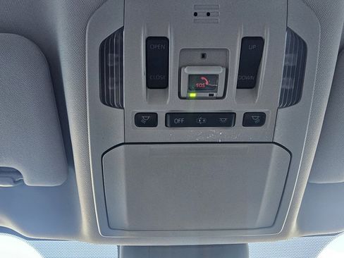 Used 2020 Toyota Highlander Limited image 35