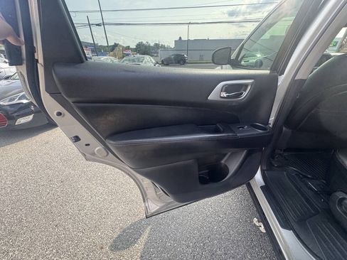 Used 2015 Nissan Pathfinder Platinum w/ Cargo Package FWD image 15