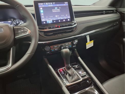 New 2026 Jeep Compass Latitude image 5