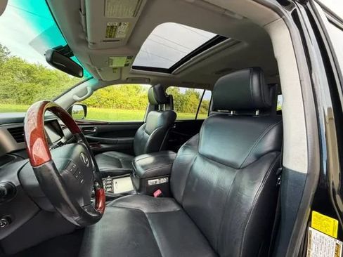Used 2013 Lexus LX 570 4WD w/ Luxury Pkg image 21
