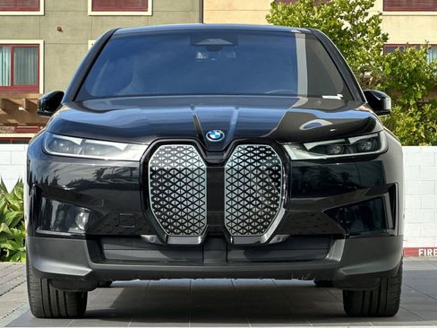 Used 2023 BMW iX xDrive50 AWD/4WD image 8