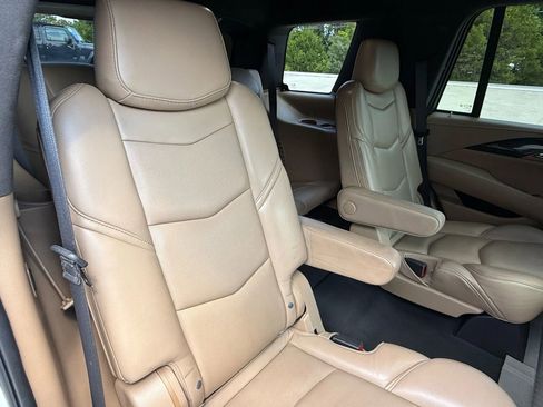 Used 2019 Cadillac Escalade Platinum image 51