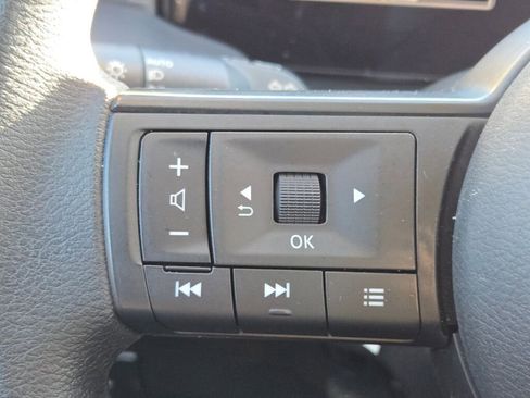 Used 2025 Nissan Kicks S image 24