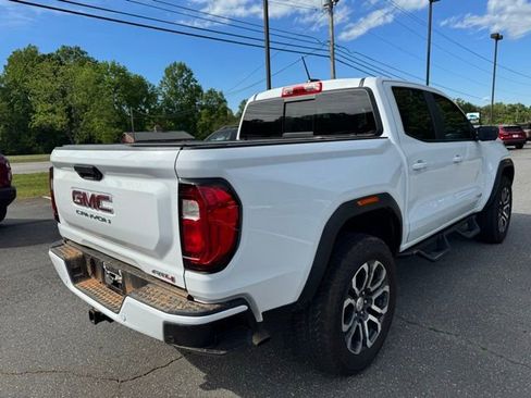 Used 2024 GMC Canyon AT4 w/ AT4 Premium Package AWD/4WD image 9