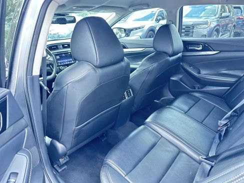 Used 2023 Nissan Maxima SV w/ Floor Mat Group FWD image 15